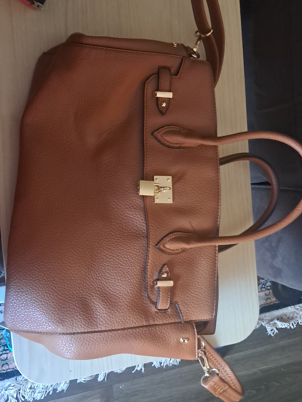 Elegant Tan Leather Tote Bag with Gold Hardware